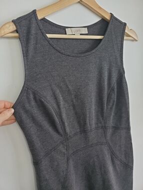 Loft Ann Taylor Size 0 Fitted Midi Dress Grey Stretch Form Fit Sleeveless Pencil